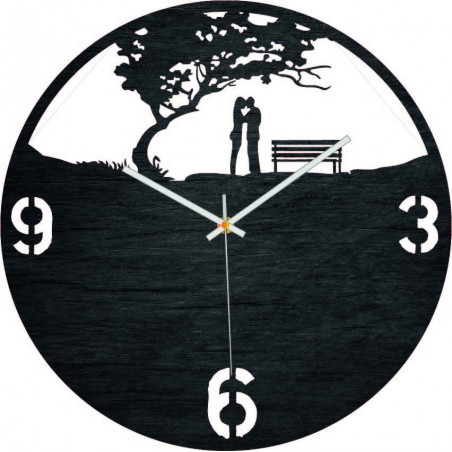 Drevené hodiny na stenu láska v parku - LOVE