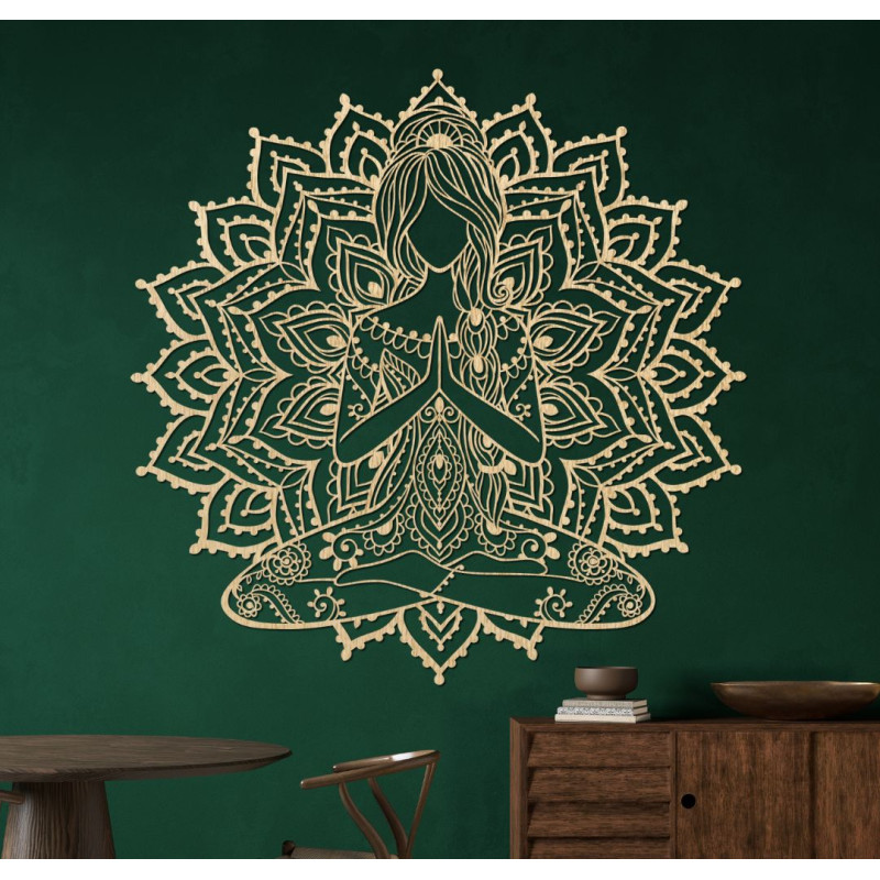 Drevená 3D mandala joga žena na stenu – dizajnová dekorácia do obývačky pre moderný a harmonický interiér.