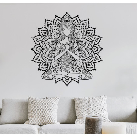 Drevená 3D mandala joga žena na stenu – dizajnová dekorácia do obývačky pre moderný a harmonický interiér.
