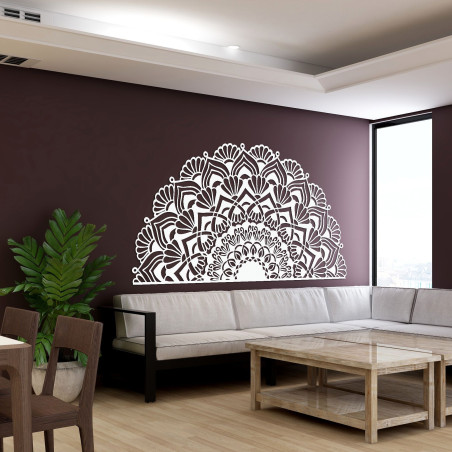 Luxusná drevená mandala na stenu v elegantnom boho štýle interiéru