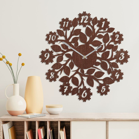 moderné hodiny s číslami, kvety