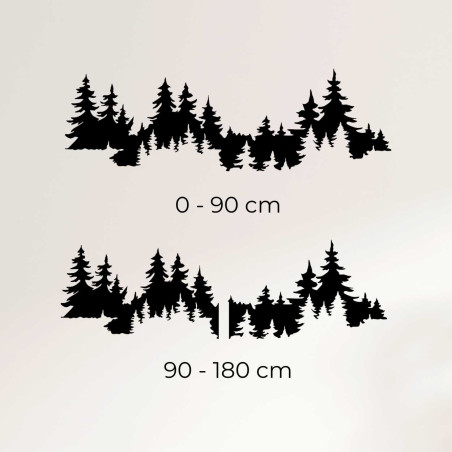 Vyrezávaný lesný motív z dreva ako estetický doplnok steny.