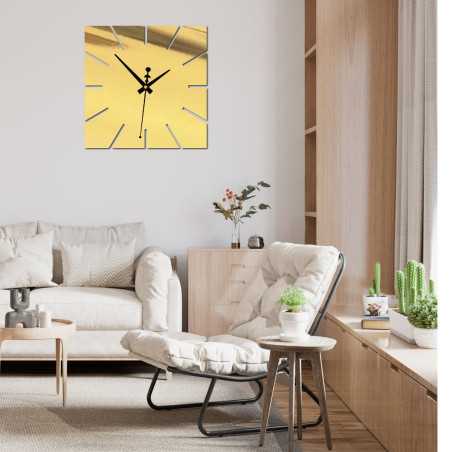 Čierne nástenné hodiny bez číslic s moderným dizajnom