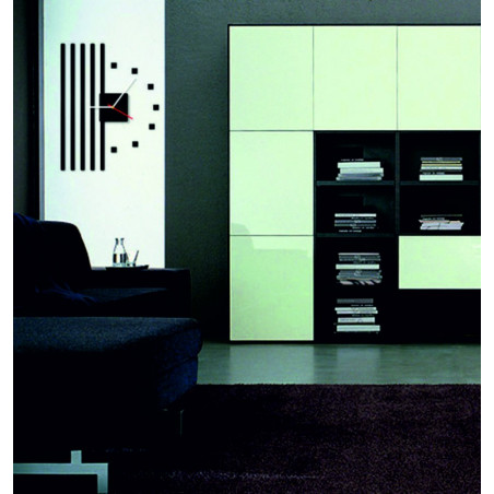 Moderné nástenné hodiny z plexiskla. Trendy hodiny na stenu ako darček. Hodiny X-momo. PMMA