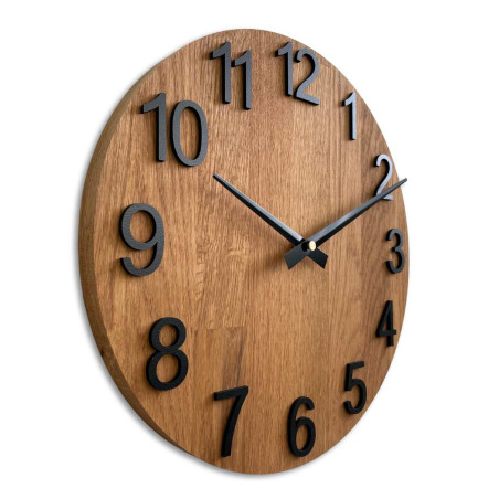 Minimalistické kruhové hodiny s číslami a ručičkami