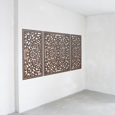 Ručne vyrezávaná drevená dekorácia prináša harmóniu a štýl