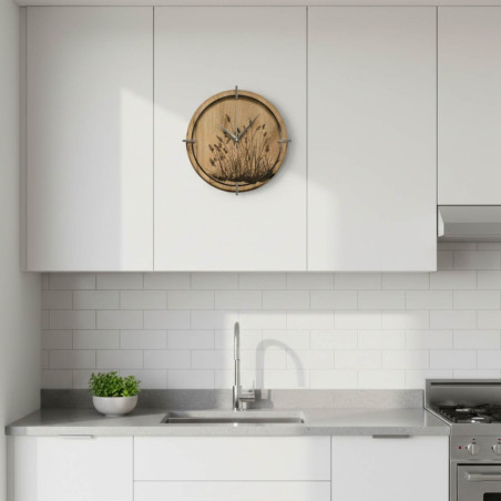 Okrúhle hodiny z dreva s prírodným vzorom