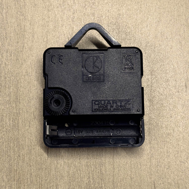 Elegantné hodiny s motívom trávy pre váš domov