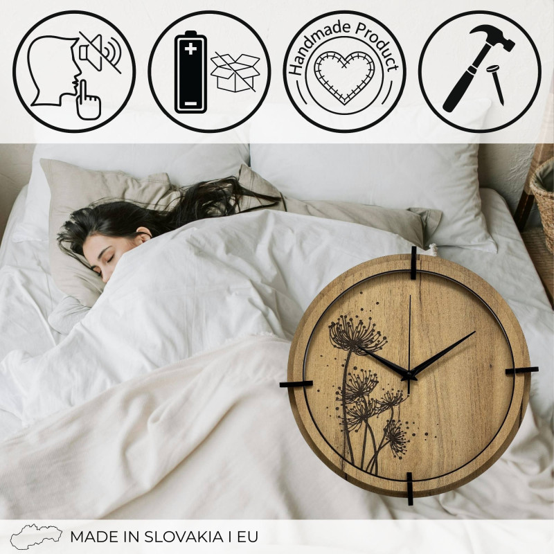 Dizajnové hodiny z HDF dosky s tichým chodom a motívom lúky.