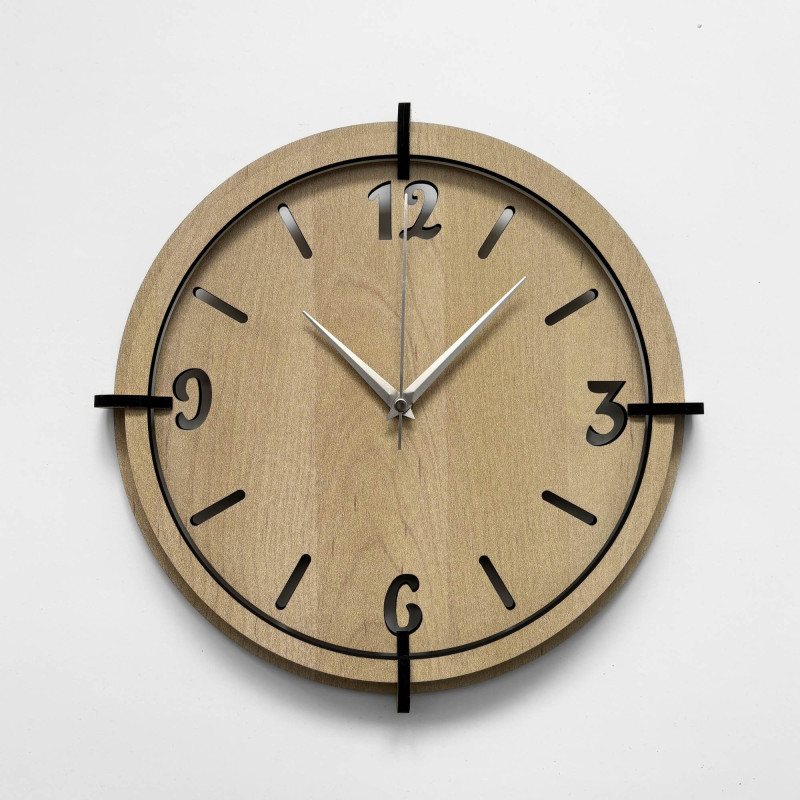 Moderné drevené nástenné hodiny s plastickými 3D číslami a výrazným rámom v prírodnom dekore.