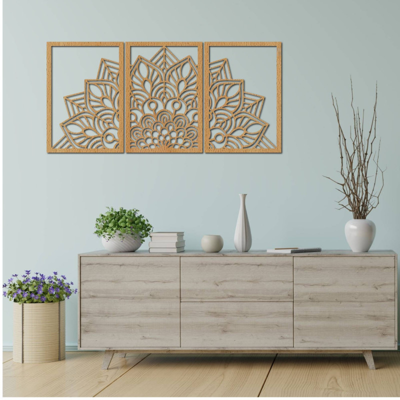 Precízne vyrezávaná mandala a hodiny. Spojenie umenia a prírodného materiálu.