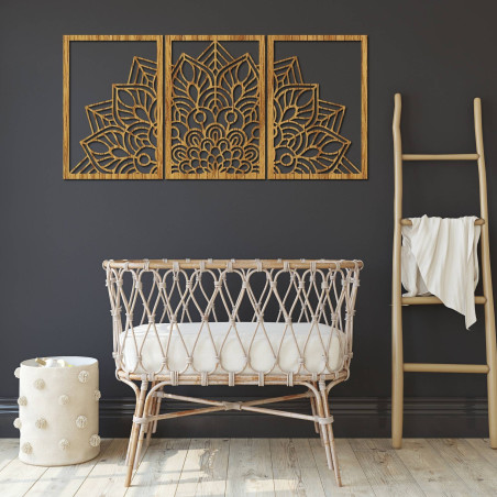 Harmonická čierna mandala a drevené hodiny. Dokonalý doplnok do každej izby.