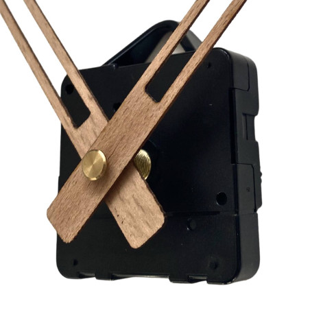 Minimalistické prírodné ručičky pre čistý, prirodzený a elegantný vzhľad.