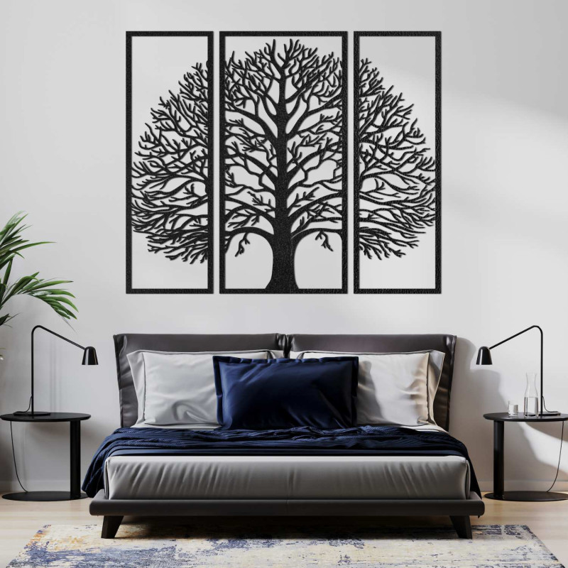 Nástenný triptych Strom života vyrezávaný z čiernej HDF dosky s detailným vetvením.