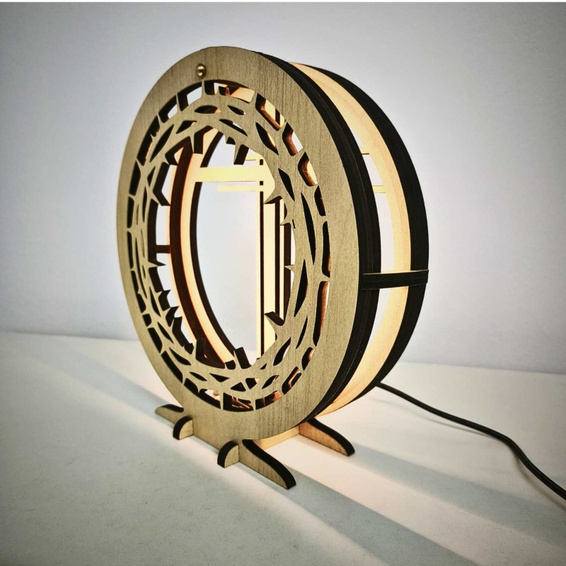 LED kríž s tŕňovou korunou vytvorí pokoj a harmóniu domova.