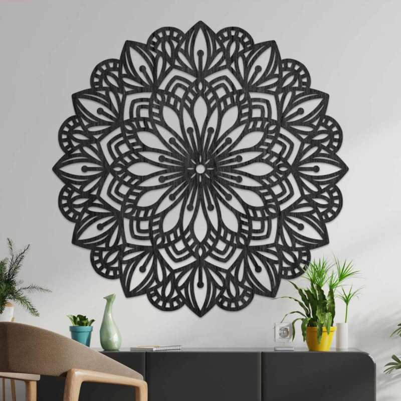 Drevená mandala na stenu s detailným ornamentálnym vzorom