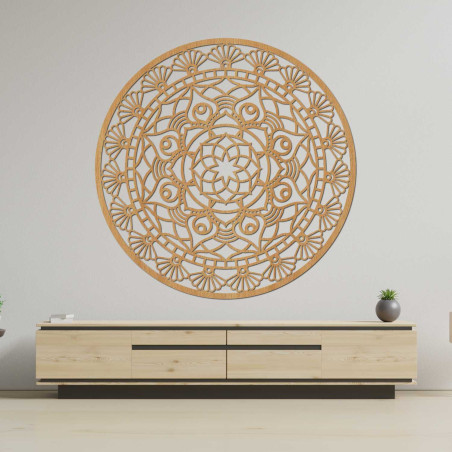 Elegantná nástenná mandala z dreva s detailným ornamentálnym vzorom