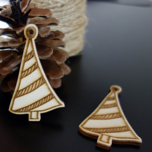 Christmas tree as an ornament, size: 67x40 mm
