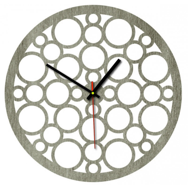 Nástenné hodiny z drevenej preglejky po stopách času